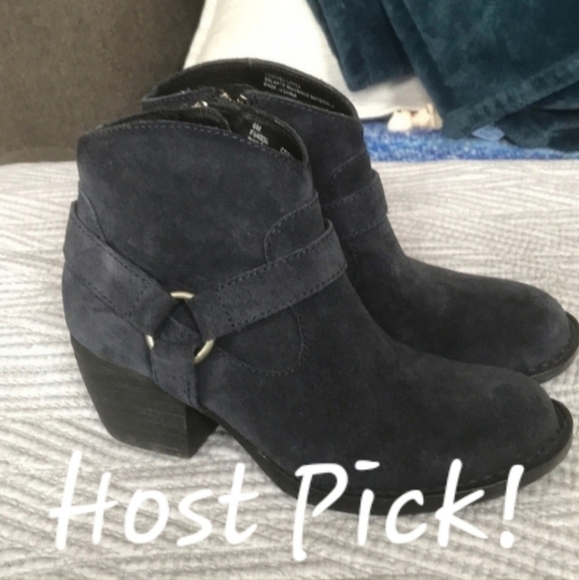 Born Navy Blue Heeled Ankle Boots Booties Women's 8 M Zip Up Side Almond Toe EUC - Picture 1 of 13